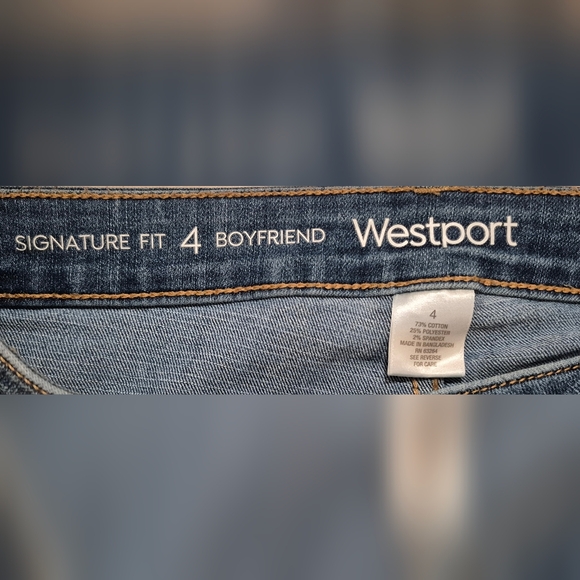 Westport Signature Fit Boyfriend Jeans — Floral Embroidered (Size 4) - Picture 5 of 6